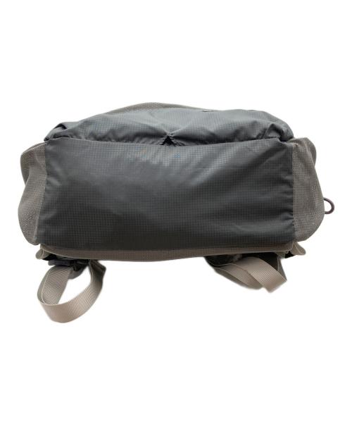 GOSSAMER GEAR（ゴッサマーギア）GOSSAMER GEAR (ゴッサマーギア) Minimalist 19 Daypack グレーの古着・服飾アイテム
