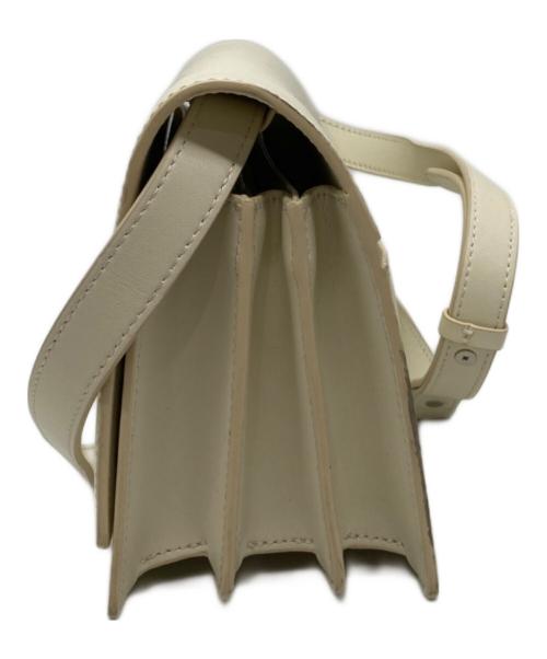 FOLNUA（フォルニュア）FOLNUA (フォルニュア) ショルダーバッグ ホワイトの古着・服飾アイテム