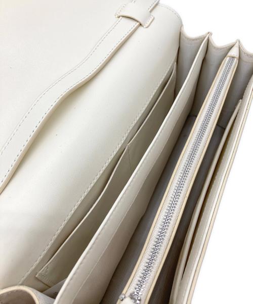 FOLNUA（フォルニュア）FOLNUA (フォルニュア) ショルダーバッグ ホワイトの古着・服飾アイテム