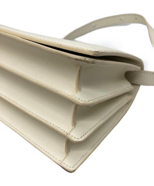 FOLNUA（フォルニュア）FOLNUA (フォルニュア) ショルダーバッグ ホワイトの古着・服飾アイテム