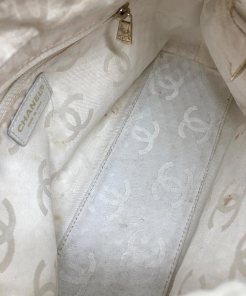 CHANEL（シャネル）CHANEL (シャネル) ウッドチェーンキャビアスキンハンドバッグ アイボリーの古着・服飾アイテム