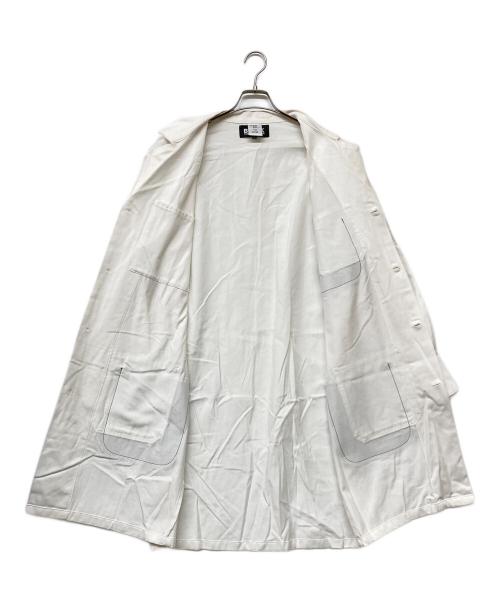 BLACK COMME des GARCONS（ブラックコムデギャルソン）BLACK COMME des GARCONS (ブラックコムデギャルソン) 22SS リビルド樹脂ポケットコットンツイルエンジニアコート ホワイト サイズ:SIZE Lの古着・服飾アイテム