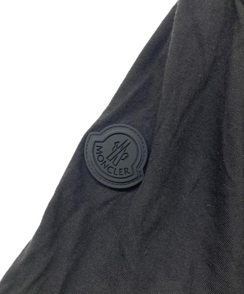 MONCLER（モンクレール）MONCLER (モンクレール) 立体ロゴ刺繍クルーネックTシャツ ブラック サイズ:Ｍの古着・服飾アイテム