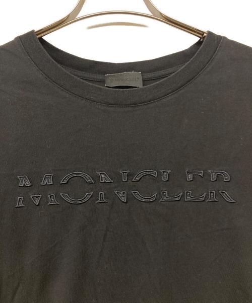 MONCLER（モンクレール）MONCLER (モンクレール) 立体ロゴ刺繍クルーネックTシャツ ブラック サイズ:Ｍの古着・服飾アイテム