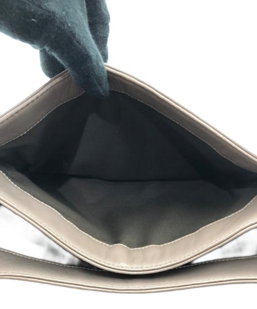 MIU MIU（ミュウミュウ）MIU MIU (ミュウミュウ) ターンロックサッチェルバッグ グレーの古着・服飾アイテム