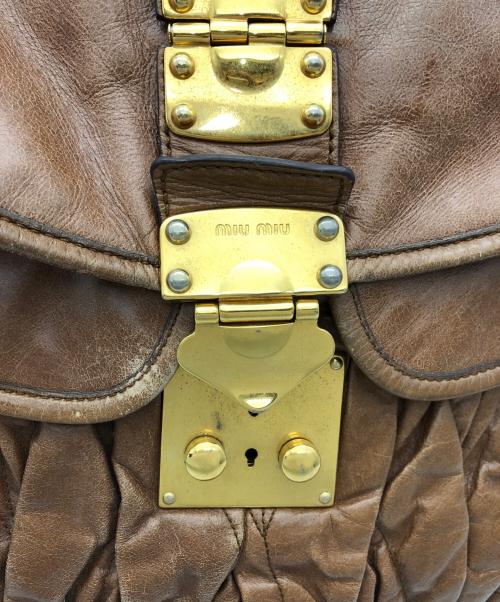 MIU MIU（ミュウミュウ）MIU MIU (ミュウミュウ) ワンハンドルバッグ ブラウンの古着・服飾アイテム