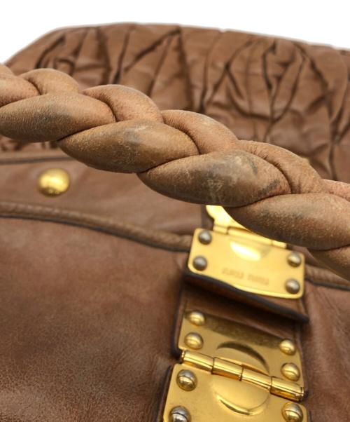 MIU MIU（ミュウミュウ）MIU MIU (ミュウミュウ) ワンハンドルバッグ ブラウンの古着・服飾アイテム