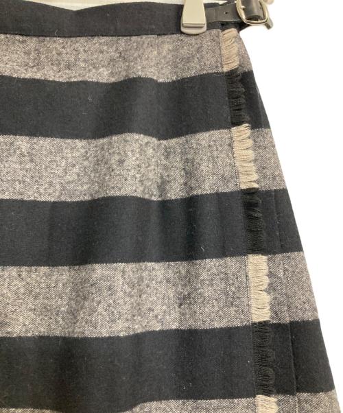 O'NEIL OF DUBLIN（オニールオブダブリン）O'NEIL OF DUBLIN (オニールオブダブリン) チェックラップスカート ブラック サイズ:38の古着・服飾アイテム