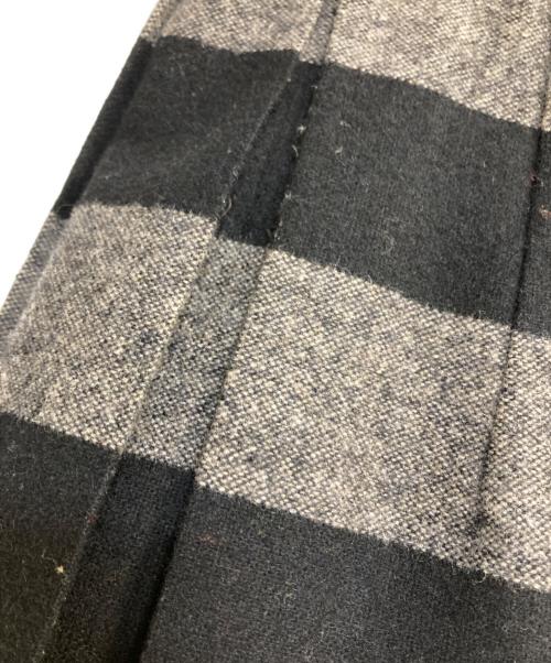 O'NEIL OF DUBLIN（オニールオブダブリン）O'NEIL OF DUBLIN (オニールオブダブリン) チェックラップスカート ブラック サイズ:38の古着・服飾アイテム