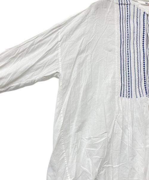 45R（フォーティファイブ・アール）45R (フォーティファイブ・アール) バンドカラーギャザー刺繍ブラウス ホワイト サイズ:SIZE 0の古着・服飾アイテム