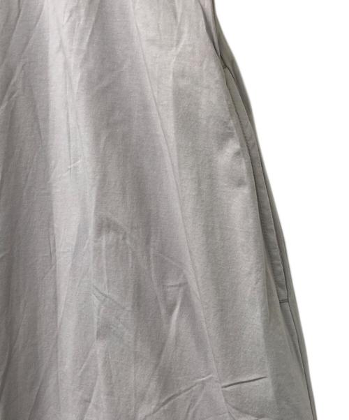 MOYURU（モユル）MOYURU (モユル) 7分丈ワンピース グレー サイズ:Ⅿ、Lの古着・服飾アイテム