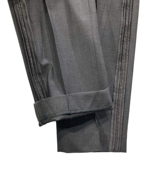 BRUNELLO CUCINELLI（ブルネロクチネリ）BRUNELLO CUCINELLI (ブルネロクチネリ) サイドラインセンタープレスパンツ ブラック サイズ:36の古着・服飾アイテム