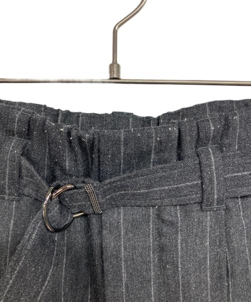 BRUNELLO CUCINELLI（ブルネロクチネリ）BRUNELLO CUCINELLI (ブルネロクチネリ) ベルト付きウールパンツ グレー サイズ:36の古着・服飾アイテム
