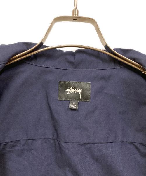 stussy（ステューシー）stussy (ステューシー) ワッペンロゴワークオープンカラーシャツ ネイビー サイズ:Sの古着・服飾アイテム