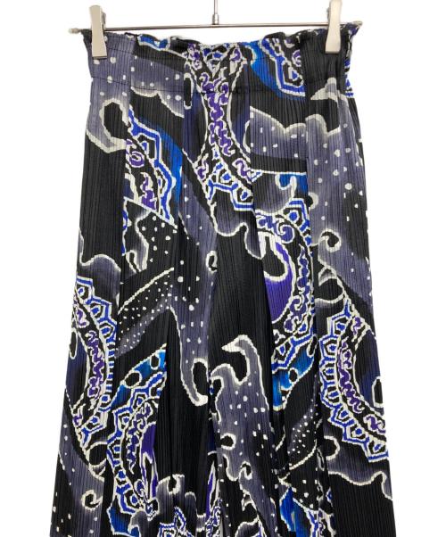 PLEATS PLEASE（プリーツプリーズ）PLEATS PLEASE (プリーツプリーズ) 総柄プリーツパンツ ブラック×パープル サイズ:2の古着・服飾アイテム