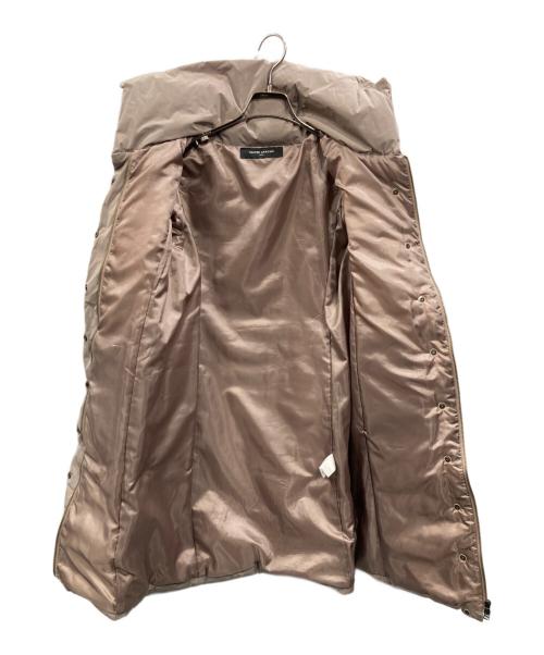 UNITED ARROWS TOKYO（ユナイテッドアローズトウキョウ）UNITED ARROWS TOKYO (ユナイテッドアローズトウキョウ) フォックスファー付ダウンコート ベージュ サイズ:38の古着・服飾アイテム