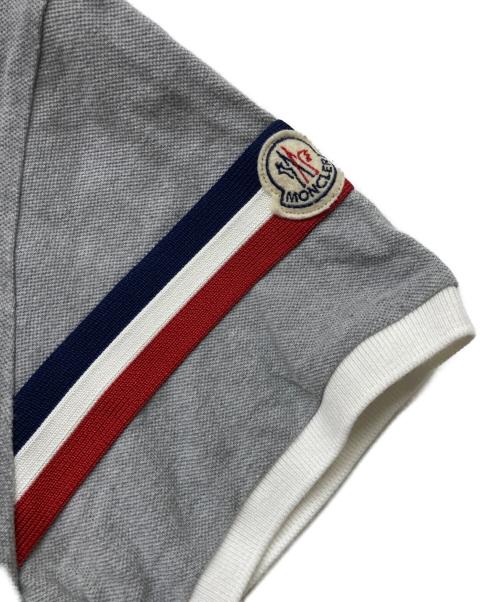 MONCLER（モンクレール）MONCLER (モンクレール) ポロシャツ グレー サイズ:Ｌの古着・服飾アイテム