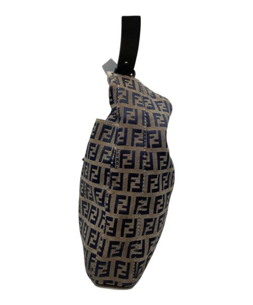 FENDI（フェンディ）FENDI (フェンディ) マンマバケットショルダーバッグ ベージュの古着・服飾アイテム