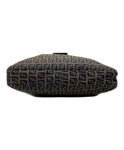 FENDI（フェンディ）FENDI (フェンディ) マンマバケットショルダーバッグ ベージュの古着・服飾アイテム