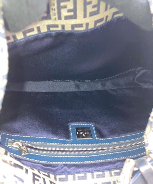 FENDI（フェンディ）FENDI (フェンディ) マンマバケットショルダーバッグ ベージュの古着・服飾アイテム