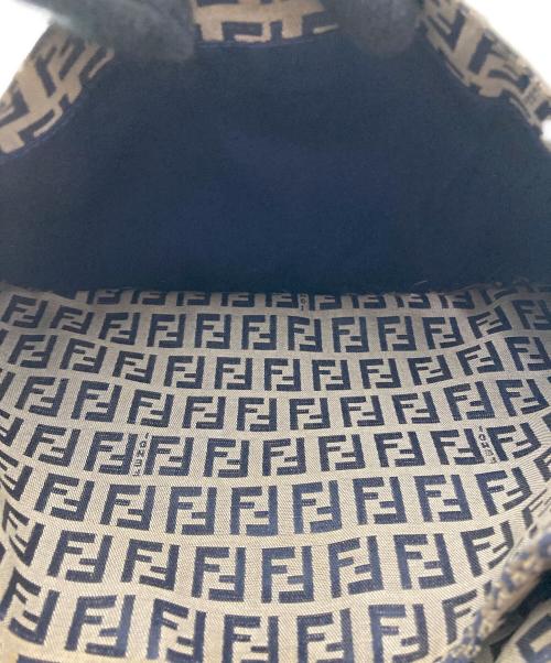 FENDI（フェンディ）FENDI (フェンディ) マンマバケットショルダーバッグ ベージュの古着・服飾アイテム