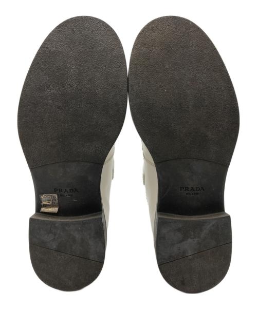 PRADA（プラダ）PRADA (プラダ) メリージェーン ブラッシュドレザー ホワイト サイズ:7の古着・服飾アイテム