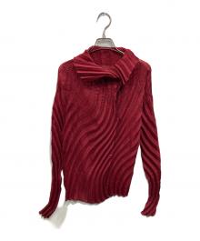 PLEATS PLEASE（プリーツプリーズ）の古着「プリーツ変形ブラウス」｜レッド