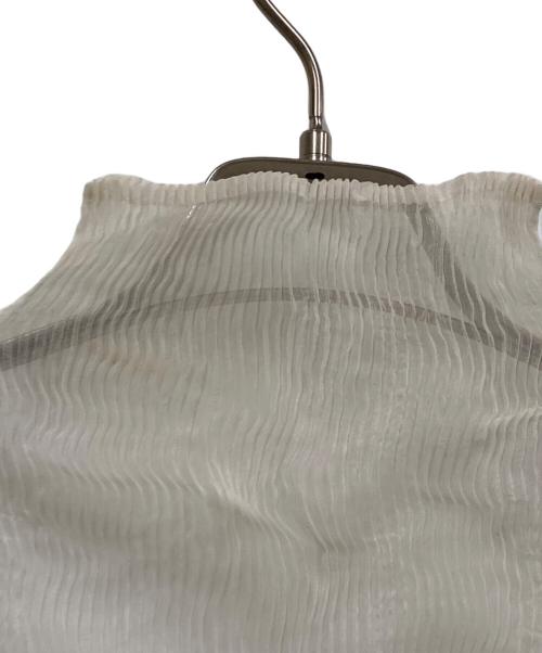 ISSEY MIYAKE FETE（イッセイミヤケフェット）ISSEY MIYAKE FETE (イッセイミヤケフェット) プリーツカットソー ホワイト サイズ:2の古着・服飾アイテム