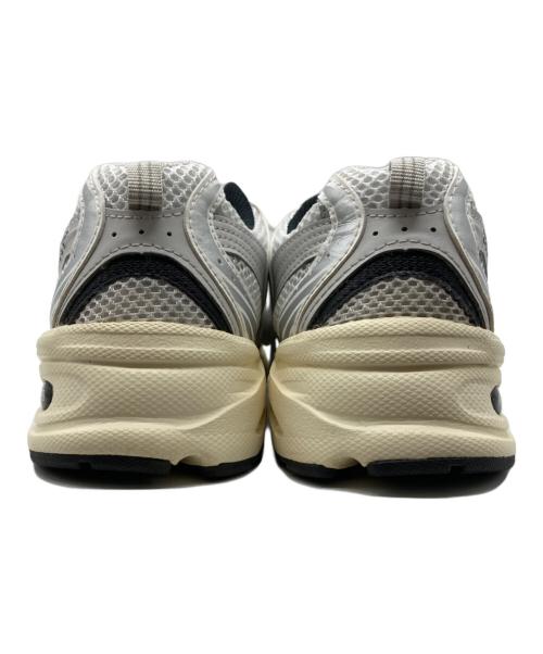 NEW BALANCE（ニューバランス）NEW BALANCE (ニューバランス) U530ESA ホワイト サイズ:24.5の古着・服飾アイテム