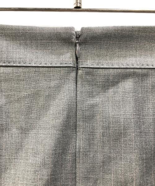 23区（ニジュウサンク）23区 (ニジュウサンク) ファインネスウールストライプセットアップスーツ グレー サイズ:42の古着・服飾アイテム