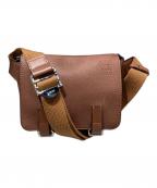 LOEWEロエベ）の古着「ミリタリー メッセンジャーバッグ XS」｜ブラウン
