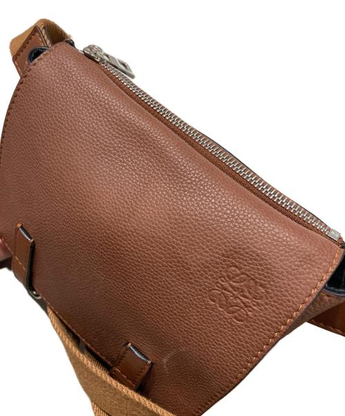 LOEWE（ロエベ）LOEWE (ロエベ) ミリタリー メッセンジャーバッグ XS ブラウンの古着・服飾アイテム
