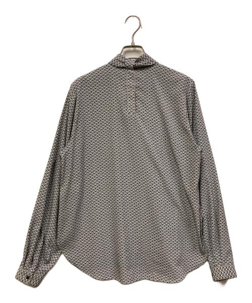 SOEJU（ソージュ）SOEJU (ソージュ) チェーン柄ボウタイブラウス グレー サイズ:Mの古着・服飾アイテム