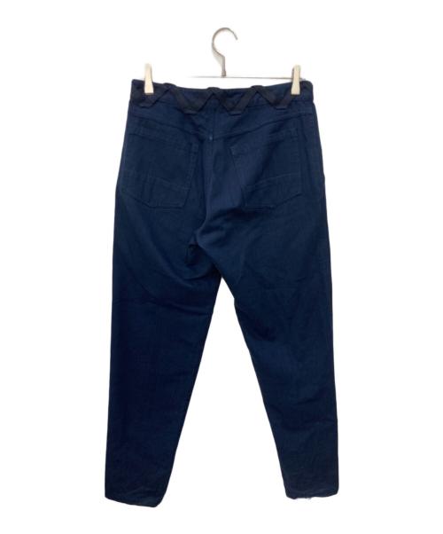 ISSEY MIYAKE（イッセイミヤケ）ISSEY MIYAKE (イッセイミヤケ) コットンツイルサイドジップテーパードパンツ ネイビー サイズ:Ｌの古着・服飾アイテム