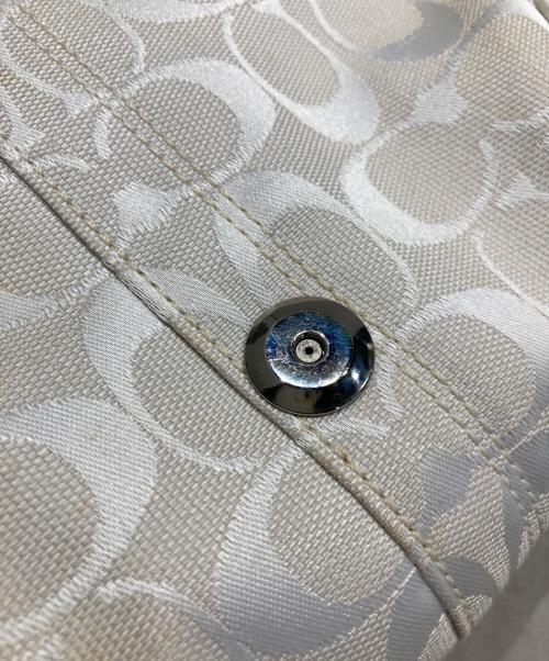 COACH（コーチ）COACH (コーチ) ソーホーシグネチャーワンショルダーバッグ ホワイトの古着・服飾アイテム