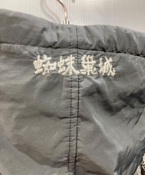 UNDERCOVER（アンダーカバー）UNDERCOVER (アンダーカバー) Throne Of Blood 20AW 蜘蛛巣城コラボ ブルゾン グレー サイズ:3の古着・服飾アイテム