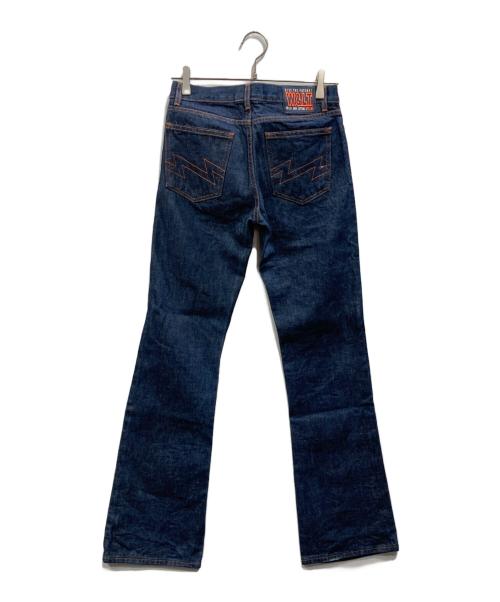 W.&L.T（ウォルト）W.&L.T (ウォルト) 稲妻ピンバッジ付きデニムパンツ インディゴ サイズ:Ｍの古着・服飾アイテム