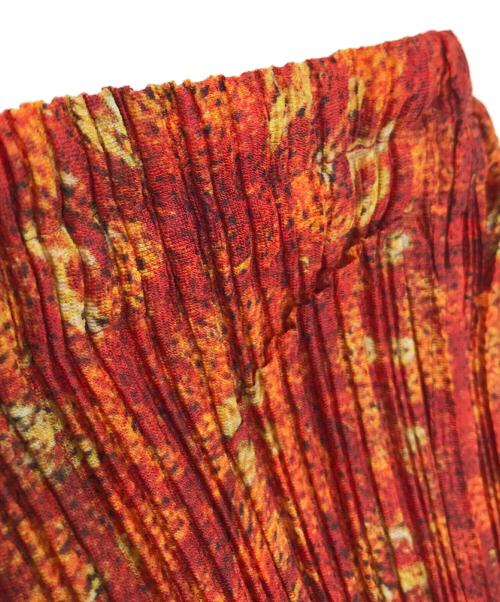PLEATS PLEASE ISSEY MIYAKE（プリーツプリーズ イッセイミヤケ）PLEATS PLEASE ISSEY MIYAKE (プリーツプリーズ イッセイミヤケ) 転写プリントプリーツスカート PP14-JG485 レッド サイズ:4の古着・服飾アイテム