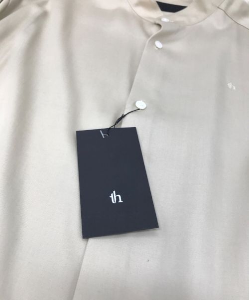 th products（ティーエイチプロダクツ）th products (ティーエイチプロダクツ) オーバーサイズバンドカラーシャツ　2102-HSH51 ベージュ サイズ:FREE 未使用品の古着・服飾アイテム