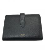 CELINEセリーヌ）の古着「ミディアムストラップウォレット　レザー　S・FC・0262　二つ折り　コインケース　」｜ブラック