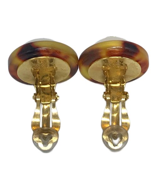 CHANEL（シャネル）CHANEL (シャネル) CHANEL　　ココマークパールイヤリング　　97刻印 ホワイト×ベージュ サイズ:実寸参照の古着・服飾アイテム