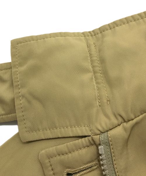 Audrey and John Wad（オードリーアンドジョンワッド）AUDREY AND JOHN WAD (オードリーアンドジョンワッド) スタンドカラーフレアショートコート　デザインコート　中綿コート ベージュ サイズ:Mの古着・服飾アイテム