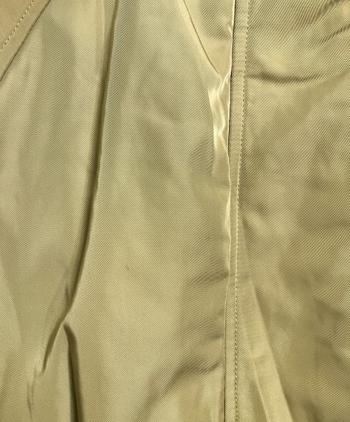 Audrey and John Wad（オードリーアンドジョンワッド）AUDREY AND JOHN WAD (オードリーアンドジョンワッド) スタンドカラーフレアショートコート　デザインコート　中綿コート ベージュ サイズ:Mの古着・服飾アイテム