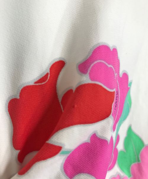 LEONARD FUCHSIA（レオナール）LEONARD FUCHSIA (レオナール) 総柄ワンピース　ナイロンワンピース　フラワープリントワンピース　ドレープワンピース　花柄 ホワイト サイズ:40の古着・服飾アイテム