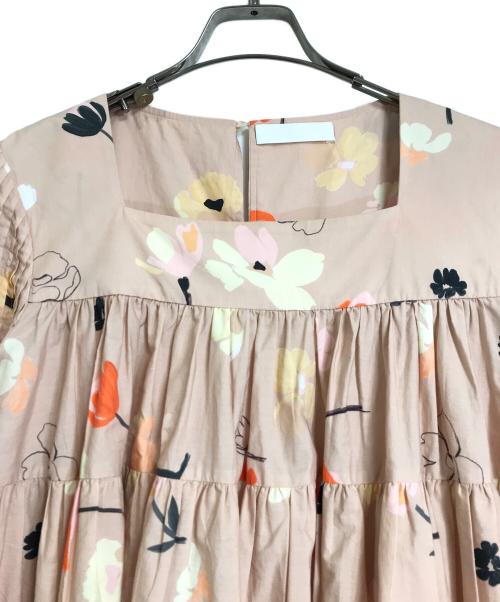 merlette（マーレット）merlette (マーレット) 花柄ティアードブラウス　フラワープリント　半袖　ハーフスリーブ　花柄 ピンク サイズ:Sの古着・服飾アイテム