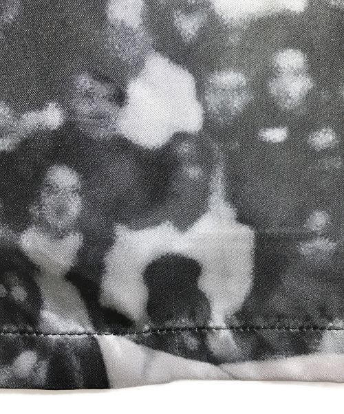 NIKE（ナイキ）NIKE (ナイキ) A Ma Maniere (ア・マ・マニエール) JORDAN BRAND AS M J AMM SS TEE 総柄半袖シャツ　ジョーダン グレー サイズ:Sの古着・服飾アイテム