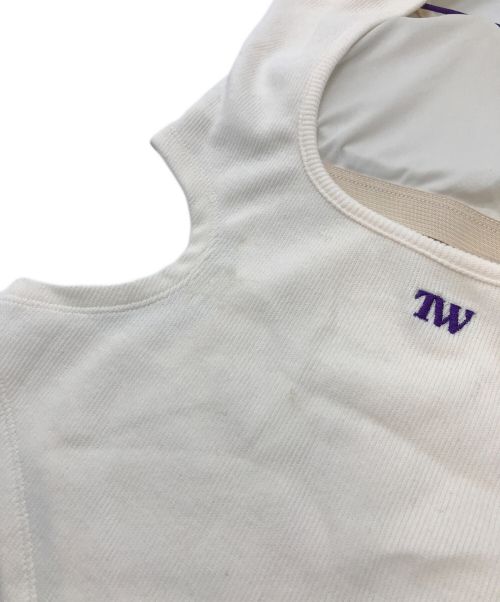 TW（トゥ）TW (トゥ) Needles (ニードルズ) 刺繍パピヨンサイドカットタンクトップボディースーツ Side Cut Rib Bodysuit ホワイト サイズ:Mの古着・服飾アイテム