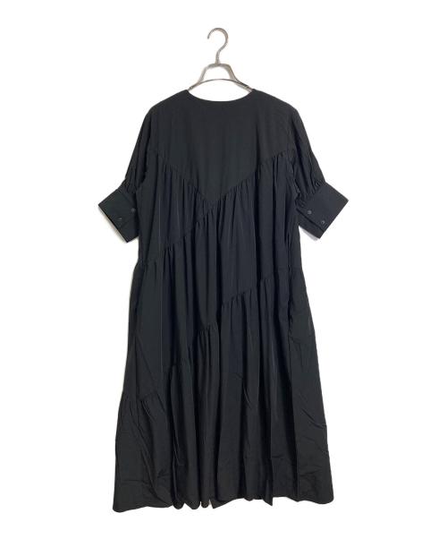 SUM1 STYLE（スミスタイル）SUM1 STYLE (スミスタイル) リボン付きランダムギャザーワンピース　ナイロンワンピース　ロングワンピース　マキシワンピース　ear PAPILLONNER取扱い ブラック サイズ:FREEの古着・服飾アイテム