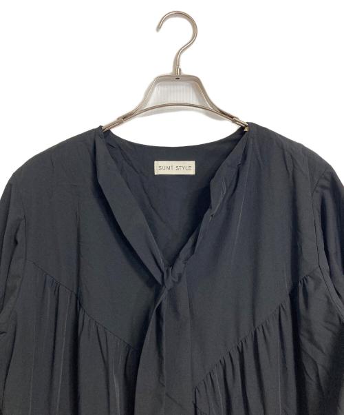 SUM1 STYLE（スミスタイル）SUM1 STYLE (スミスタイル) リボン付きランダムギャザーワンピース　ナイロンワンピース　ロングワンピース　マキシワンピース　ear PAPILLONNER取扱い ブラック サイズ:FREEの古着・服飾アイテム