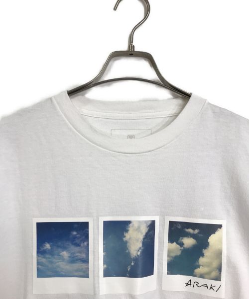 uniform experiment（ユニフォームエクスペリメント）uniform experiment (ユニフォームエクスペリメント) FRAGMENT DESIGN (フラグメントデザイン) ARAKI プリントTシャツ　ロゴプリントT   空　日本製　未使用品 ホワイト サイズ:1の古着・服飾アイテム